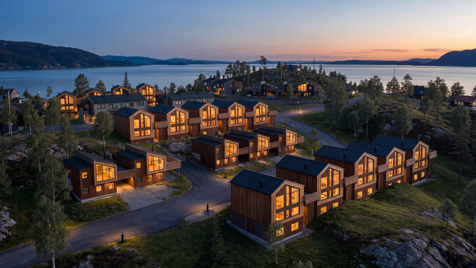Remvika Terrasse i blåtimen